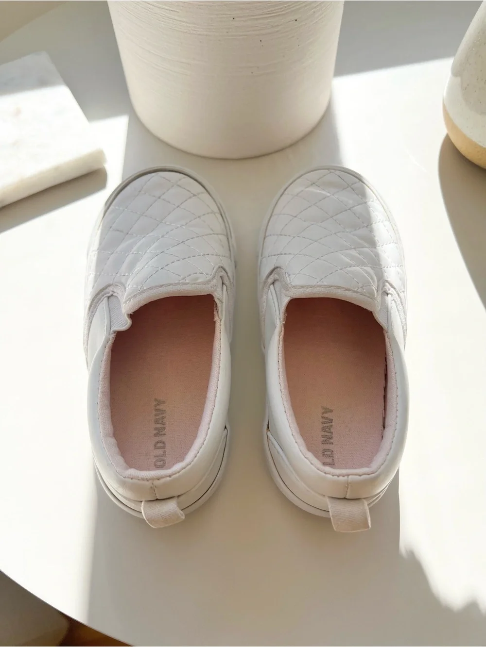 Old Navy White Quilted Slip-On Kids Sneakers | Girls Size 8